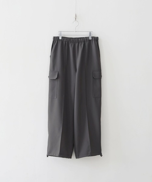 ETELIO（エテリオ）の「センターシームワイドバギードレープ/デニムカーゴパンツ（カーゴパンツ・メンズ・ブラウン/ライトグレー/ブラック/チャコール/ブルー系その他2/ブラック系その他/ブルー系その他・L/S/M）」の10枚目の写真