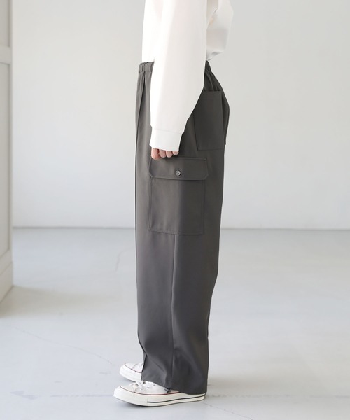 ETELIO（エテリオ）の「センターシームワイドバギードレープ/デニムカーゴパンツ（カーゴパンツ・メンズ・ブラウン/ライトグレー/ブラック/チャコール/ブルー系その他2/ブラック系その他/ブルー系その他・L/S/M）」の13枚目の写真