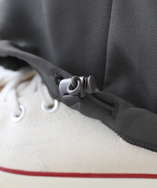 ETELIO（エテリオ）の「センターシームワイドバギードレープ/デニムカーゴパンツ（カーゴパンツ・メンズ・ブラウン/ライトグレー/ブラック/チャコール/ブルー系その他2/ブラック系その他/ブルー系その他・L/S/M）」の20枚目の写真