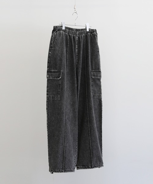 ETELIO（エテリオ）の「センターシームワイドバギードレープ/デニムカーゴパンツ（カーゴパンツ・メンズ・ブラウン/ライトグレー/ブラック/チャコール/ブルー系その他2/ブラック系その他/ブルー系その他・L/S/M）」の22枚目の写真