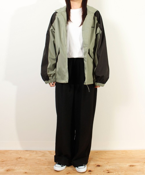 CONVERSE（コンバース）の「【CONVERSE/コンバース】撥水配色切替スタンドジャケット（ナイロンジャケット・レディース・サックスブルー系/ブラック/ホワイト系/カーキ系・L/M）」の22枚目の写真