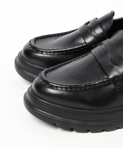 BAYFLOW(ベイフロー)の「バッグストラップローファー(ローファー・レディース・ブラック/ライトベージュ・MEDIUM/LARGE)」の13枚目の写真