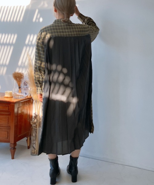 AS KNOW AS plus（アズノゥアズプラス）の「☆プリーツ切り替えシャツワンピ―ス（ワンピース・レディース・ブラック/イエロー系/カーキ・FREE）」の18枚目の写真