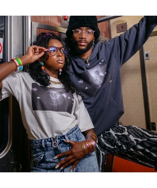 Reebok(リーボック)の「ヒューマンライツナウ ヒップホップ フォトTシャツ / HUMAN RIGHTS NOW HIP HOP PHOTO TEE(Tシャツ/カットソー・メンズ・チャコールグレー/オフホワイト・MEDIUM/SMALL/XX-LARGE/X-LARGE/X-SMALL/LARGE)」の3枚目の写真