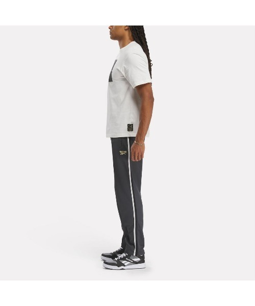 Reebok(リーボック)の「ヒューマンライツナウ ヒップホップ フォトTシャツ / HUMAN RIGHTS NOW HIP HOP PHOTO TEE(Tシャツ/カットソー・メンズ・チャコールグレー/オフホワイト・MEDIUM/SMALL/XX-LARGE/X-LARGE/X-SMALL/LARGE)」の13枚目の写真
