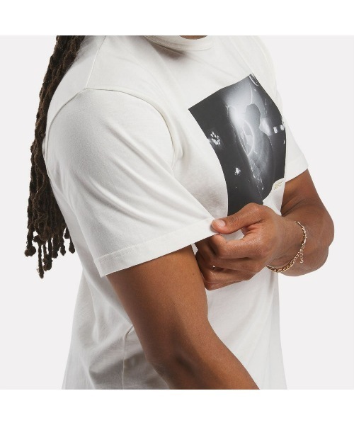 Reebok(リーボック)の「ヒューマンライツナウ ヒップホップ フォトTシャツ / HUMAN RIGHTS NOW HIP HOP PHOTO TEE(Tシャツ/カットソー・メンズ・チャコールグレー/オフホワイト・MEDIUM/SMALL/XX-LARGE/X-LARGE/X-SMALL/LARGE)」の14枚目の写真