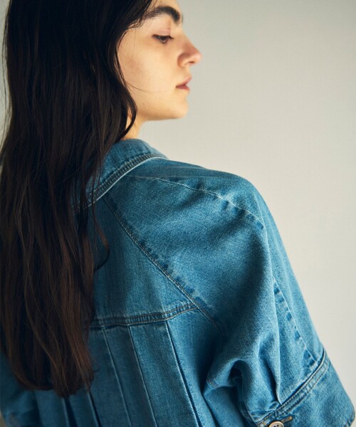 GRACE CONTINENTAL(グレースコンチネンタル)の「バックタックデニムシャツ(シャツ/ブラウス・レディース・インディゴブルー・36/38)」の5枚目の写真