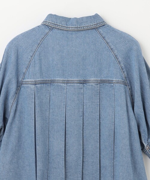GRACE CONTINENTAL(グレースコンチネンタル)の「バックタックデニムシャツ(シャツ/ブラウス・レディース・インディゴブルー・36/38)」の10枚目の写真
