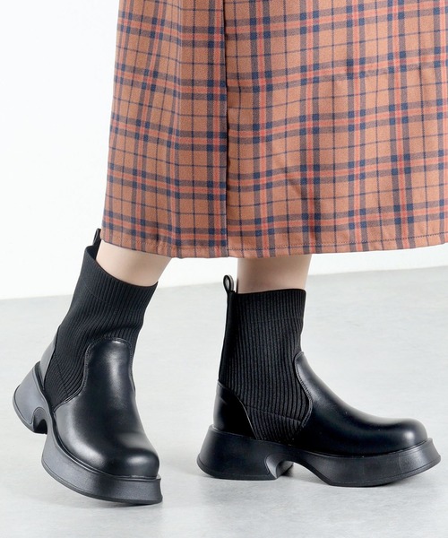LibertyDoll(リバティードール)の「Liberty doll/厚底スクエアブーツ リブニットブーツ(9136) ストレッチブーツ(9137)(ブーツ・レディース・アイボリー/ブラック/ブラック系その他2/ブラック系その他・S/M/L/LL)」の12枚目の写真