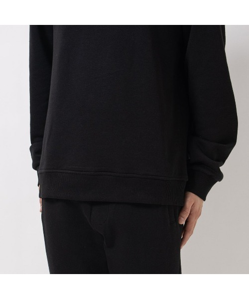 Reebok（リーボック）の「アイデンティティ スモールロゴ クルー / IDENTITY SMALL LOGO FT CREW（Tシャツ/カットソー・メンズ・グレー/ブラック・LARGE/MEDIUM/SMALL/XX-LARGE/X-LARGE）」の8枚目の写真