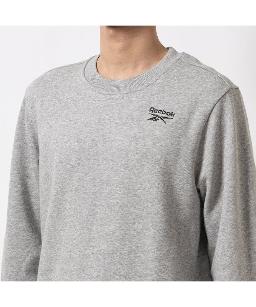 Reebok（リーボック）の「アイデンティティ スモールロゴ クルー / IDENTITY SMALL LOGO FT CREW（Tシャツ/カットソー・メンズ・グレー/ブラック・LARGE/MEDIUM/SMALL/XX-LARGE/X-LARGE）」の11枚目の写真
