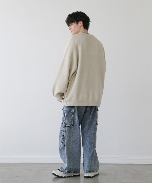 LILL（リル）の「ルーズシルエットボリュームスリーブVネック