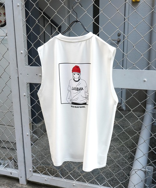 Red Cap Girl(レッドキャプガール)の「【RED CAP GIRL】とろみドレープ バックプリント ノースリーブ ポンチカットソー(タンクトップ・メンズ・ブルー/ブラック/グレー/ホワイト・XL/M/L)」の2枚目の写真