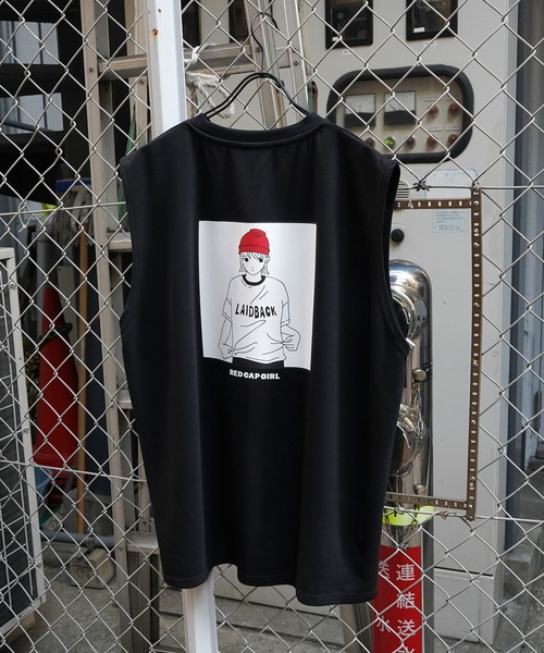 Red Cap Girl(レッドキャプガール)の「【RED CAP GIRL】とろみドレープ バックプリント ノースリーブ ポンチカットソー(タンクトップ・メンズ・ブルー/ブラック/グレー/ホワイト・XL/M/L)」の12枚目の写真