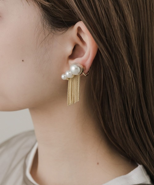 SMELLY(スメリー)の「グラデーションパールチェーンイヤリング(イヤリング・レディース・ゴールド系その他・-)」の5枚目の写真