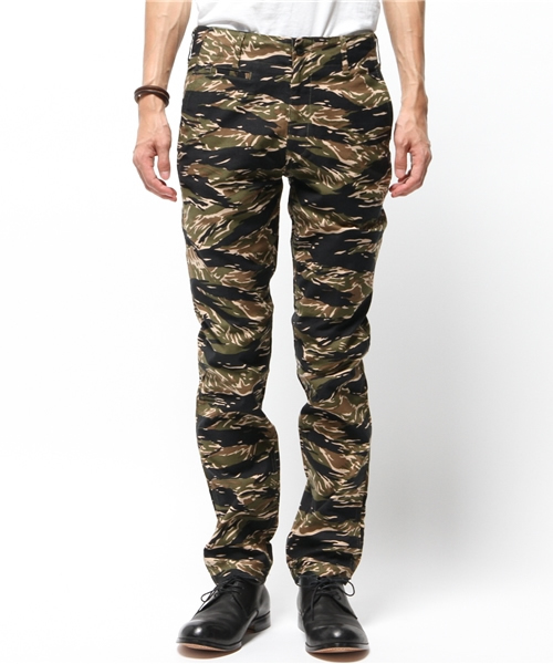 SHIPS JET BLUE(シップスジェットブルー)の「SHIPS JET BLUE(シップス ジェットブルー): NEWテーパードチノパンツ【迷彩】(その他パンツ・メンズ・ダークグリーン/ライトオリーブ・SMALL/LARGE/MEDIUM)」の5枚目の写真