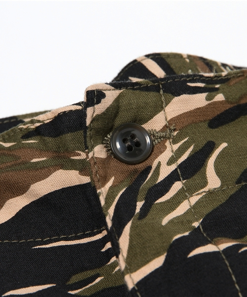 SHIPS JET BLUE(シップスジェットブルー)の「SHIPS JET BLUE(シップス ジェットブルー): NEWテーパードチノパンツ【迷彩】(その他パンツ・メンズ・ダークグリーン/ライトオリーブ・SMALL/LARGE/MEDIUM)」の11枚目の写真