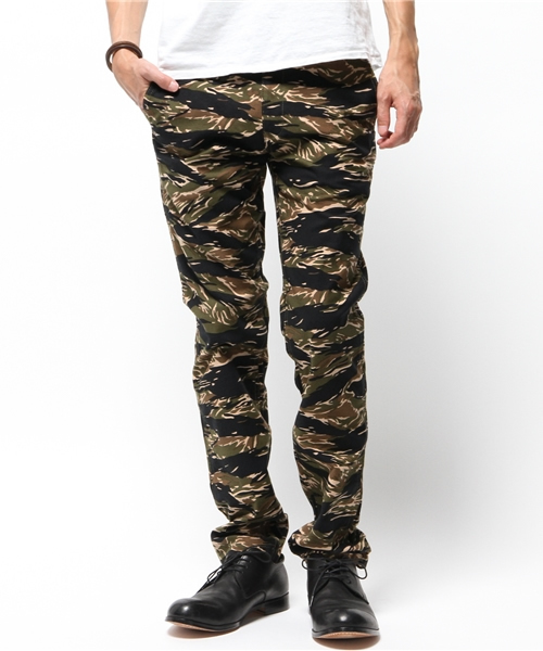 SHIPS JET BLUE(シップスジェットブルー)の「SHIPS JET BLUE(シップス ジェットブルー): NEWテーパードチノパンツ【迷彩】(その他パンツ・メンズ・ダークグリーン/ライトオリーブ・SMALL/LARGE/MEDIUM)」の14枚目の写真