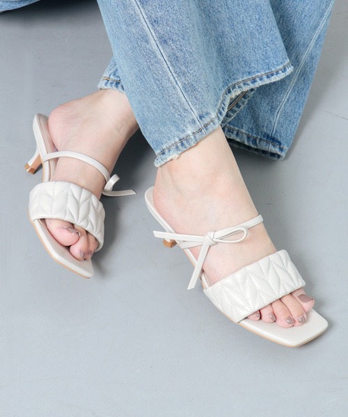 スタッカート アイボリー リボン付き サンダル スタッカート アイボリー リボン付き サンダル