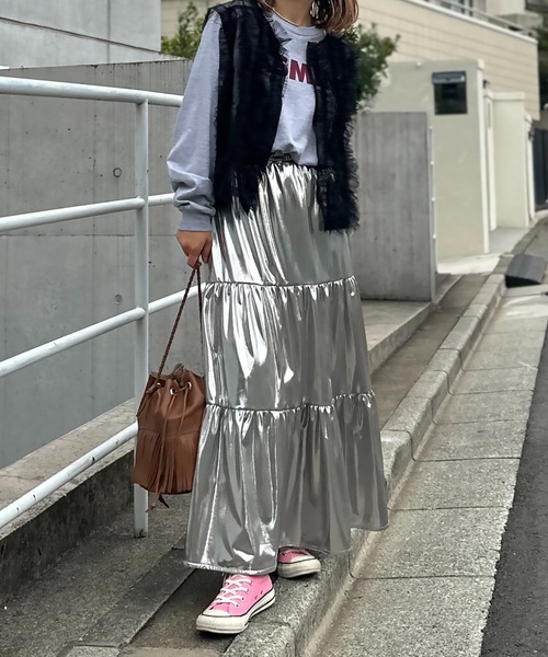 mi via loca(ミヴィアロカ)の「グリッター ティアードスカート(スカート・レディース・ブラック/シルバー/ブルー・FREE)」の5枚目の写真