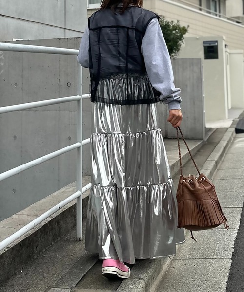 mi via loca(ミヴィアロカ)の「グリッター ティアードスカート(スカート・レディース・ブラック/シルバー/ブルー・FREE)」の11枚目の写真