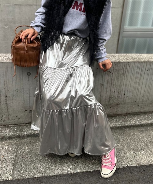 mi via loca(ミヴィアロカ)の「グリッター ティアードスカート(スカート・レディース・ブラック/シルバー/ブルー・FREE)」の15枚目の写真