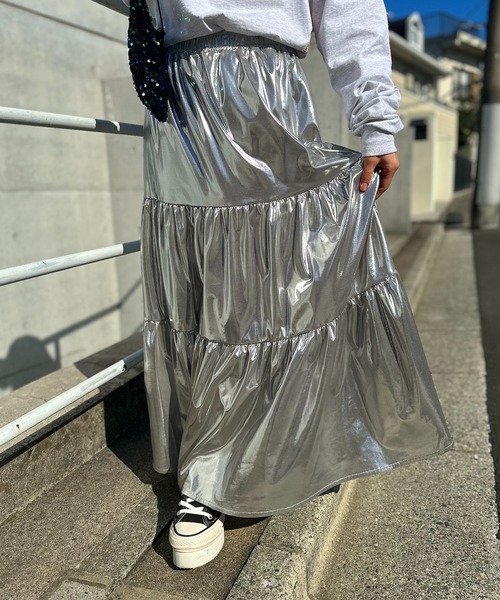 mi via loca(ミヴィアロカ)の「グリッター ティアードスカート(スカート・レディース・ブラック/シルバー/ブルー・FREE)」の16枚目の写真