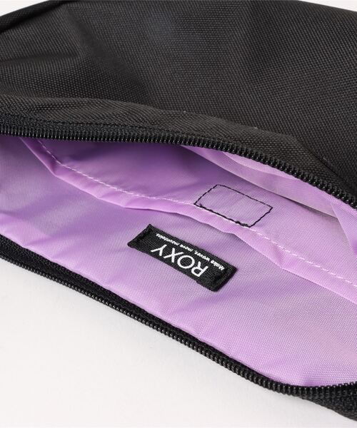 ROXY(ロキシー)の「VAMOS SHOULDER BAG/ロキシーカレッジロゴショルダーバッグ(ショルダーバッグ・レディース・ミント/レッド/ブラック・FREE)」の5枚目の写真