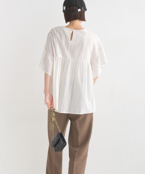 OMNES（オムネス）の「コットンドビーギャザー半袖ブラウス（シャツ/ブラウス・レディース・ホワイト/チャコール/ベージュ/ピンク・FREE）」の7枚目の写真