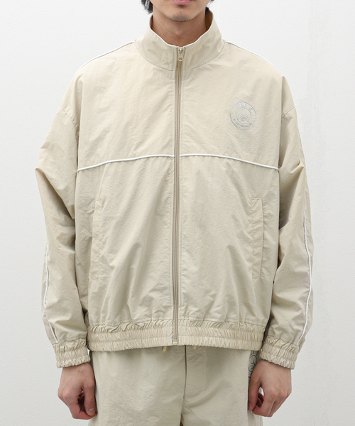 PARIS SAINT-GERMAIN(パリサンジェルマン)の「【Paris Saint-Germain / パリ・サン=ジェルマン】JP PIPING TOP(その他アウター・メンズ・ブラック/ベージュ・MEDIUM/LARGE)」の2枚目の写真