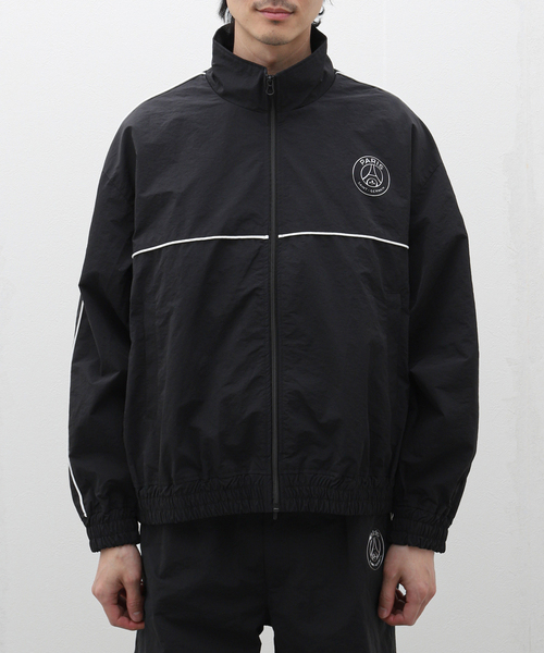 PARIS SAINT-GERMAIN(パリサンジェルマン)の「【Paris Saint-Germain / パリ・サン=ジェルマン】JP PIPING TOP(その他アウター・メンズ・ブラック/ベージュ・MEDIUM/LARGE)」の1枚目の写真