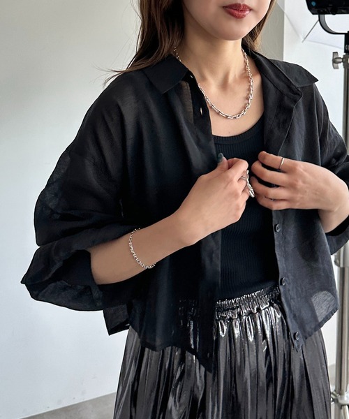 apres jour mignon（アプレジュールミニョン）の「クロップドシアーシャツ【ZOZOTOWN限定アイテム】（シャツ/ブラウス・レディース・グリーン/ピンク/ブルー/オフホワイト/チャコールグレー/パープル/ブラック/ライトピンク/ブルー系その他・X-LARGE/フリー）」の3枚目の写真