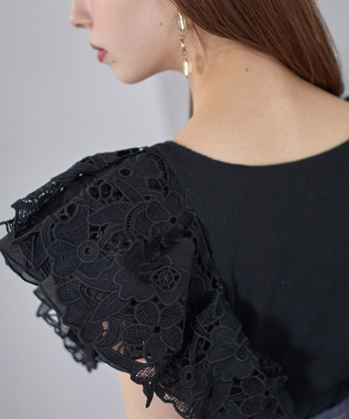 tocco closet(トッコ クローゼット)の「レースフリル切り替えリブカットプルオーバー(Tシャツ/カットソー・レディース・ブラック/ライトブルー/オフホワイト・M)」の8枚目の写真