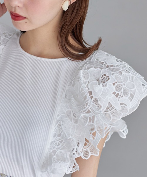 tocco closet(トッコ クローゼット)の「レースフリル切り替えリブカットプルオーバー(Tシャツ/カットソー・レディース・ブラック/ライトブルー/オフホワイト・M)」の9枚目の写真
