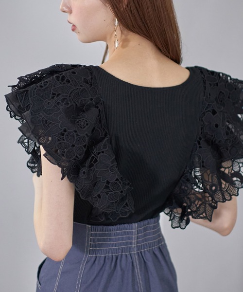 tocco closet(トッコ クローゼット)の「レースフリル切り替えリブカットプルオーバー(Tシャツ/カットソー・レディース・ブラック/ライトブルー/オフホワイト・M)」の14枚目の写真