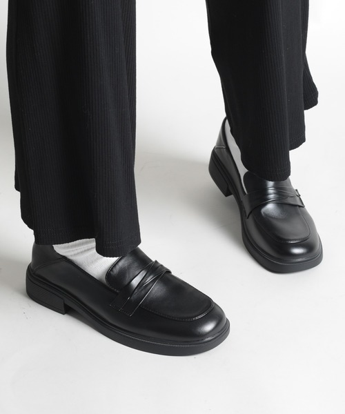 shoes365(シューズスリーシックスファイヴ)の「【shoes365】ミドルヒールローファー(ローファー・レディース・ブラック/オフホワイト・23.0cm/23.5cm/24.0cm/24.5cm/22.5cm/25.0cm)」の2枚目の写真
