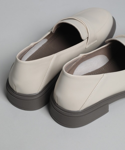 shoes365(シューズスリーシックスファイヴ)の「【shoes365】ミドルヒールローファー(ローファー・レディース・ブラック/オフホワイト・23.0cm/23.5cm/24.0cm/24.5cm/22.5cm/25.0cm)」の10枚目の写真