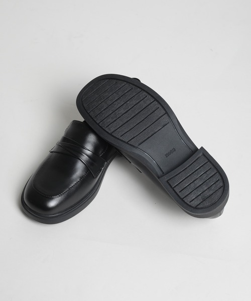 shoes365(シューズスリーシックスファイヴ)の「【shoes365】ミドルヒールローファー(ローファー・レディース・ブラック/オフホワイト・23.0cm/23.5cm/24.0cm/24.5cm/22.5cm/25.0cm)」の18枚目の写真