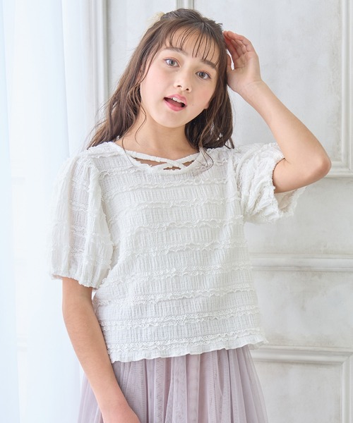 Amourire girl（アムリールガール）の「シャーリングレースTシャツ/ブラウス(130㎝～160㎝)（Tシャツ/カットソー・キッズ・オフホワイト/ブラック・140cm/160cm/150cm/130cm）」の3枚目の写真