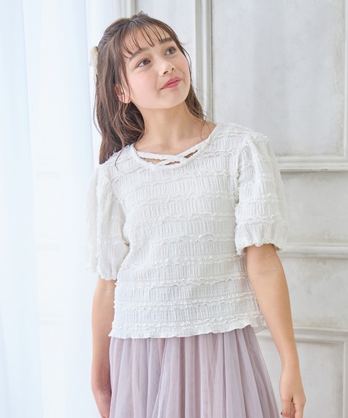 Amourire girl（アムリールガール）の「シャーリングレースTシャツ/ブラウス(130㎝～160㎝)（Tシャツ/カットソー・キッズ・オフホワイト/ブラック・140cm/160cm/150cm/130cm）」の4枚目の写真