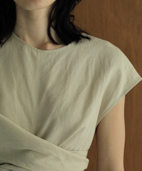 anuke（アンヌーク）の「Linen Cachecoeur Tops（シャツ/ブラウス・レディース・ベージュ/ブラック・FREE）」の4枚目の写真