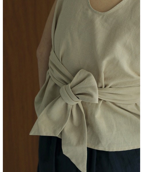 anuke（アンヌーク）の「Linen Cachecoeur Tops（シャツ/ブラウス・レディース・ベージュ/ブラック・FREE）」の8枚目の写真