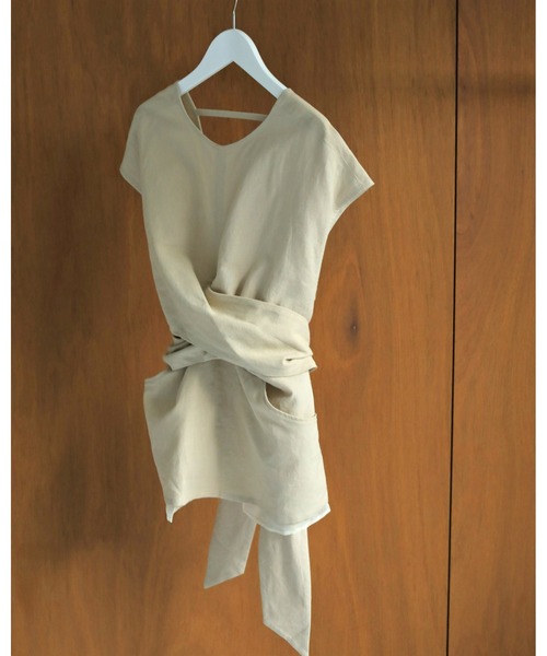 anuke（アンヌーク）の「Linen Cachecoeur Tops（シャツ/ブラウス・レディース・ベージュ/ブラック・FREE）」の10枚目の写真