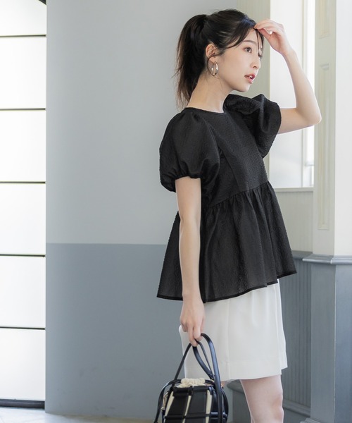 coca(coca)(コカ)の「【WEB限定セール】シアーエンボスペプラムブラウス(シャツ/ブラウス・レディース・ブラック/アイボリー・M/L)」の10枚目の写真