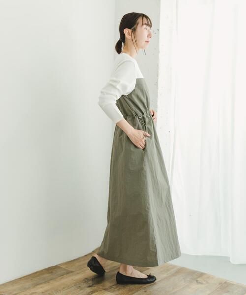 ITEMS URBANRESEARCH（アイテムズ アーバンリサーチ）の「ドッキングナイロンワンピース（ワンピース・レディース・ブラック/カーキ・FREE）」の8枚目の写真