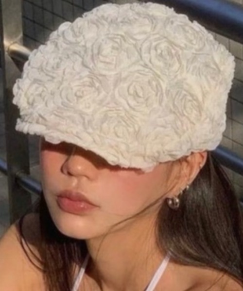 gossip!ロサンゼルス(ゴシップロサンゼルス)の「立体ローズ付き チュール ラメドット バスクバレー/ハンチング/ベレー帽(ハンチング/ベレー帽・レディース・ホワイト/ブラック・FREE)」の2枚目の写真