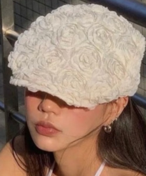 gossip!ロサンゼルス(ゴシップロサンゼルス)の「立体ローズ付き チュール ラメドット バスクバレー/ハンチング/ベレー帽(ハンチング/ベレー帽・レディース・ホワイト/ブラック・FREE)」の11枚目の写真