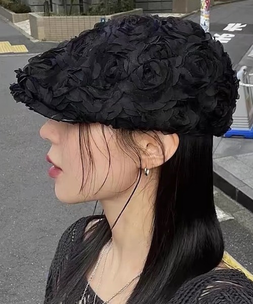gossip!ロサンゼルス(ゴシップロサンゼルス)の「立体ローズ付き チュール ラメドット バスクバレー/ハンチング/ベレー帽(ハンチング/ベレー帽・レディース・ホワイト/ブラック・FREE)」の3枚目の写真