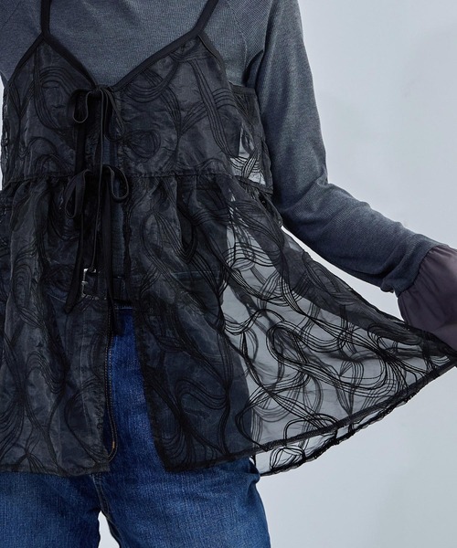 Fashion Letter(ファッションレター)の「シアーキャミソールビスチェ カップなし トップス キャミ リボン 刺繍 フレア 透け感 シースルー(キャミソール・レディース・アイボリー/ブラック・M)」の6枚目の写真