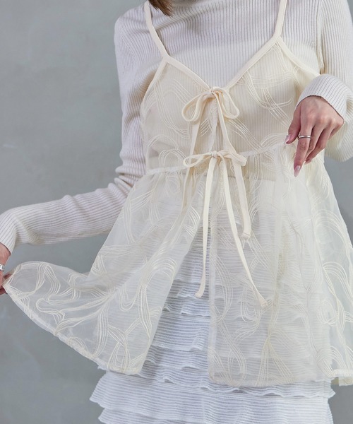 Fashion Letter(ファッションレター)の「シアーキャミソールビスチェ カップなし トップス キャミ リボン 刺繍 フレア 透け感 シースルー(キャミソール・レディース・アイボリー/ブラック・M)」の17枚目の写真